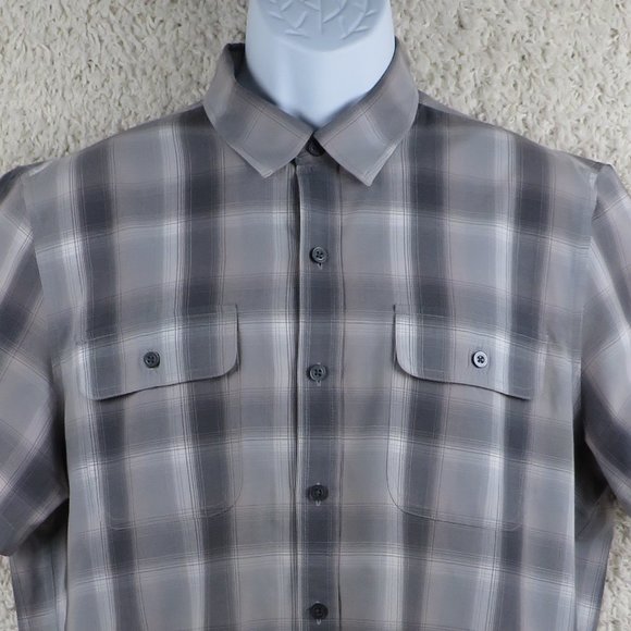 Calvin Klein Jeans* Men's Short Sleeve Button Down Curved Hem Pocket Shirt~Large - Picture 13 of 15